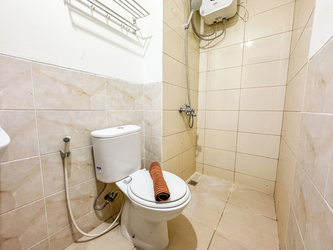 Bathroom 5, Good Place And Tidy Studio At Tamansari Prospero Apartment, Sidoarjo