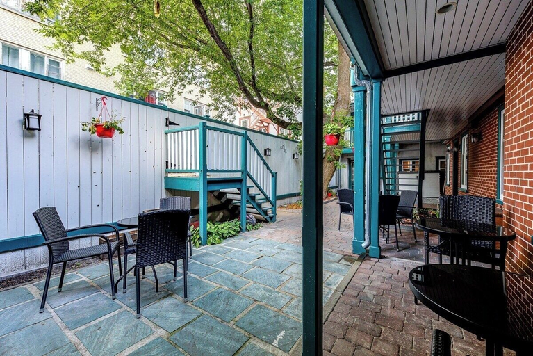 Others 5, Beautiful Vieux Quebec 2 Bed Apt, Communauté-Urbaine-de-Québec