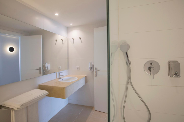 Bathroom 4, HM Martinique Hotel, Baleares