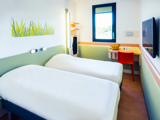 Bedroom 4, ibis budget Troyes Est, Aube