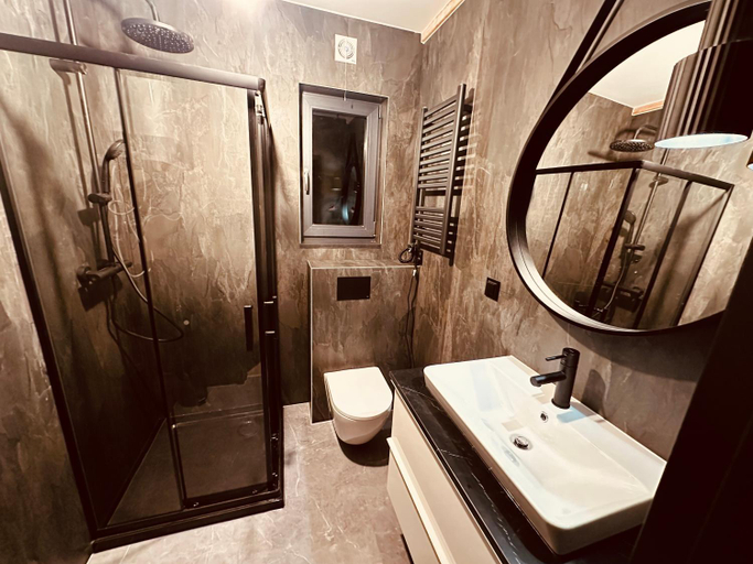 Bathroom 3, Black Hills Czarna Gora / Bike ^ Ski, Kłodzko