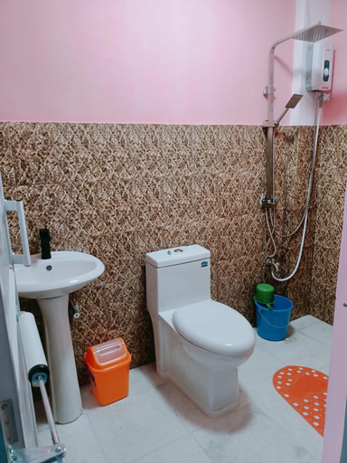 Bathroom 4