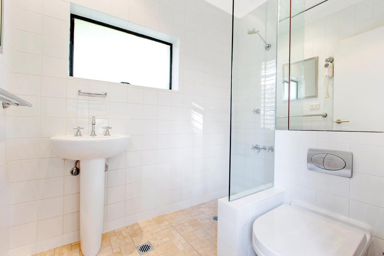 Bathroom 4