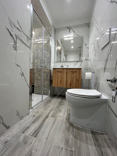 Bathroom 3, San Peter Vale House, Rome