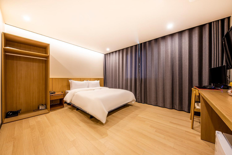 Bedroom 3, Benikea Cheonan Tourist Hotel, Cheonan