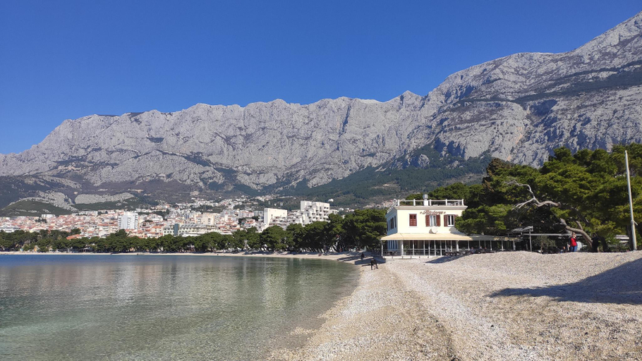 Exterior & Views, Studio apartments Roza - A charming oasis in the centre of Makarska, Makarska