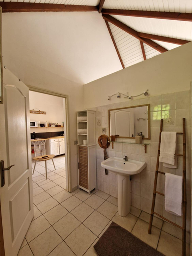 Bathroom 5, gites THO KOBA, Saint-Claude