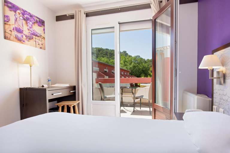 Bedroom 3, Les Pins Blancs en Provence, Var