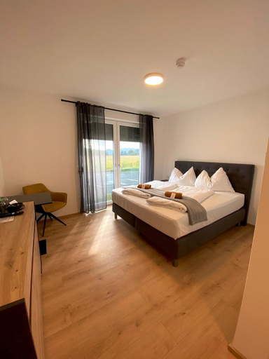 Bedroom 2, To Be, Wolfsberg