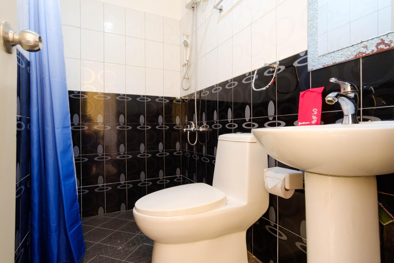 Bathroom 12