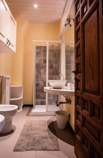 Bathroom 9