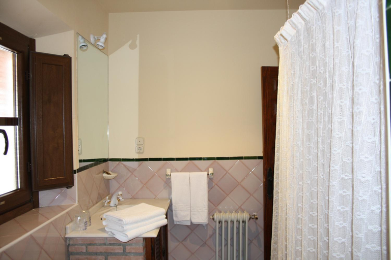Bathroom, Hotel San Roque, Granada