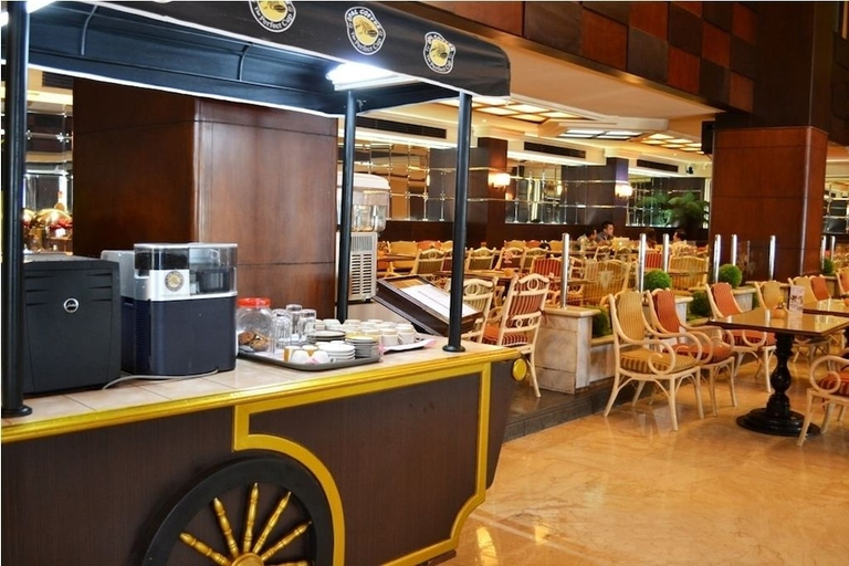 Food & Drinks 5, Le Polonia Medan Managed by Topotels, Medan