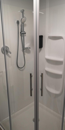 Bathroom 3, Colonial Lodge Motel, Waitaki