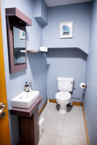Bathroom 4, The Nest Boutique Hostel
