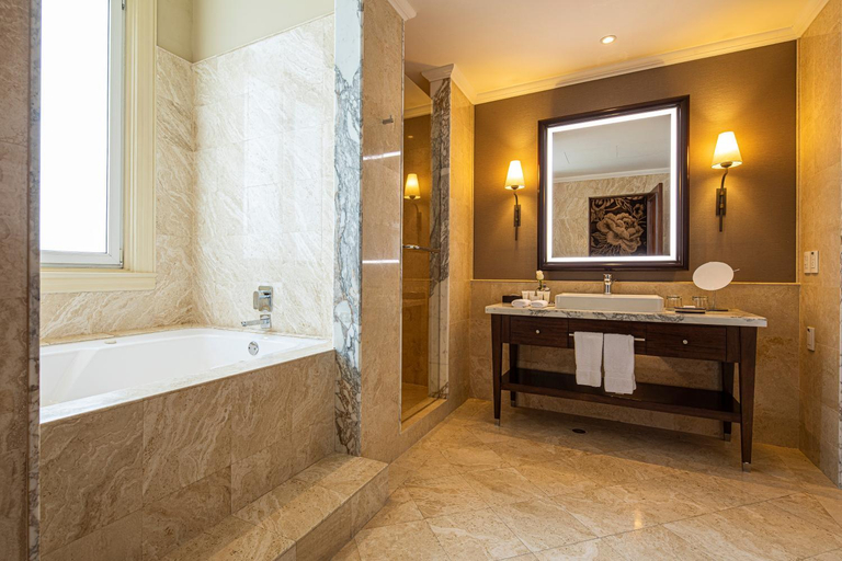 Bathroom 4