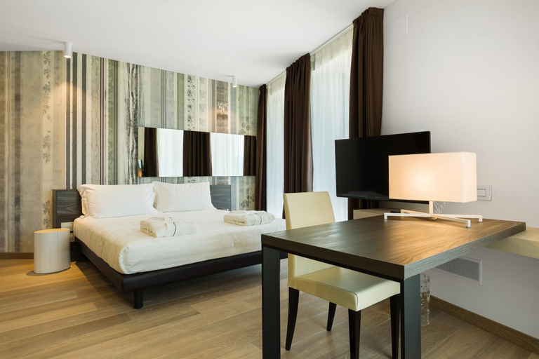 Others 3, Suites Hotel Astor, Belluno