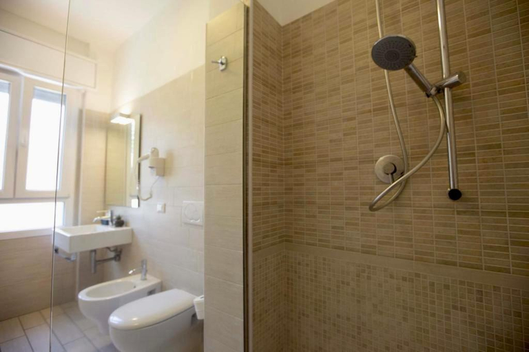 Bathroom 9