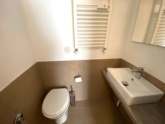 Bathroom 4, Art Atelier Vaticano, Rome