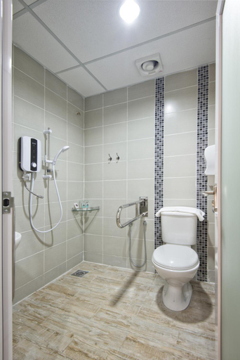 Bathroom 4