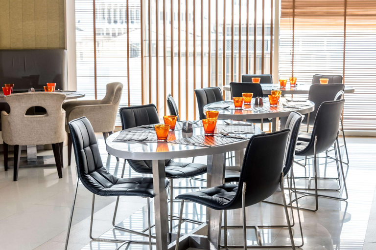 Food & Drinks 5, Hilton Garden Inn Bangkok Silom, Bang Rak