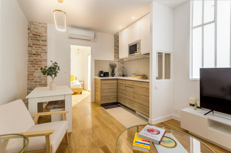 Others 3, Design 1 BDR with AC, Paris