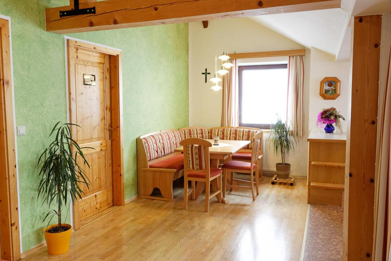 Others 3, Hildegard Naturhaus, Braunau am Inn