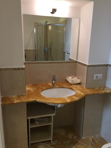 Bathroom 4, Casalbergo, Siena