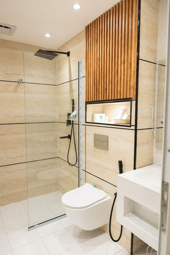 Bathroom 2, Nomad Inn Tiwi, Sur