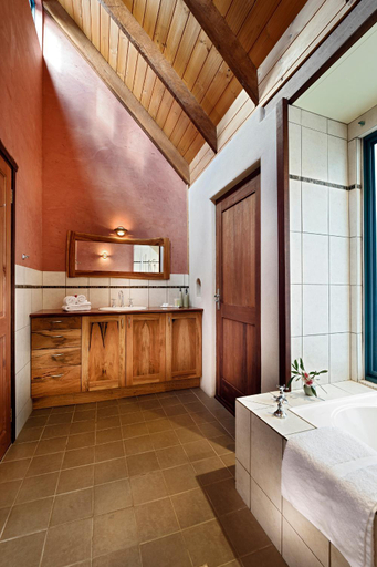 Bedroom 2, Aiyana Retreat, Denmark