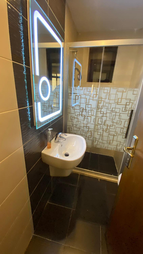 Bathroom 2, Dair Ghbar Apartment, Amman