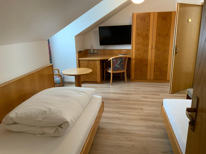 Bedroom 3, Gasthaus Sonne, Göppingen