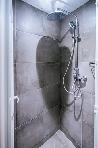 Bathroom 4, Hotel De La Poste, Paris