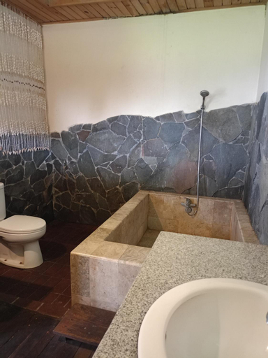 Bathroom 13