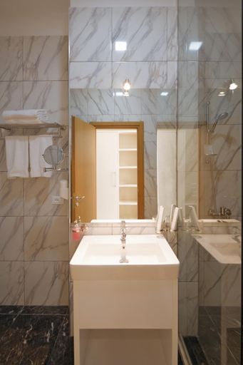 Bathroom 4, Hotel Horizont, Durrësit