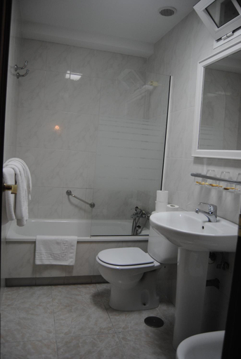 Bathroom 2, Hostal Italia, Málaga