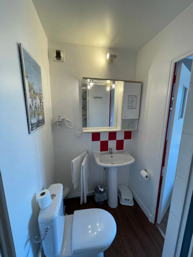 Bathroom 9