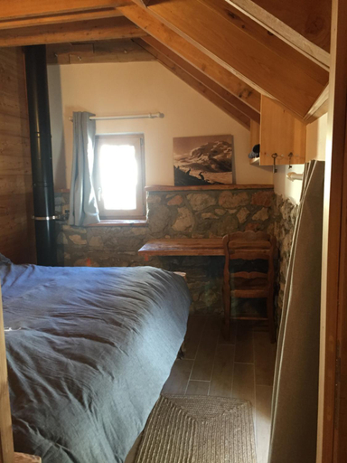 Bedroom 2, La Lauze village house in Claree Valley 4P, Hautes-Alpes