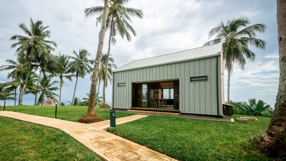 Exterior 3