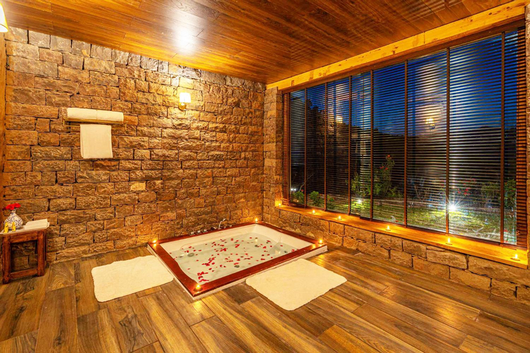 Bedroom 2, The Hideaway Cottage, Solan