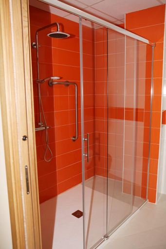 Bathroom 3, Hostal Dona Juana, Ávila