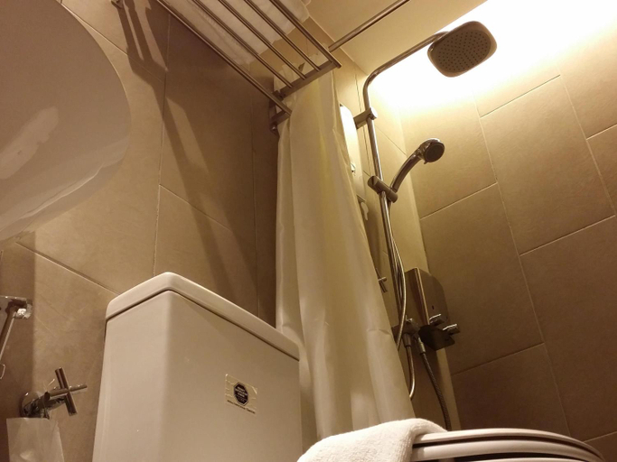 Bathroom 5, Go Hotel, Subang Jaya