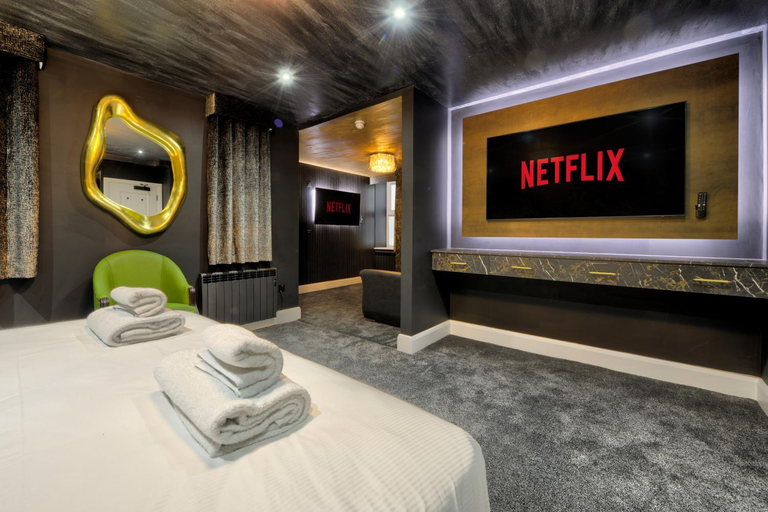 Bedroom 2, Swish Luxury Holiday Apartments, Blackpool