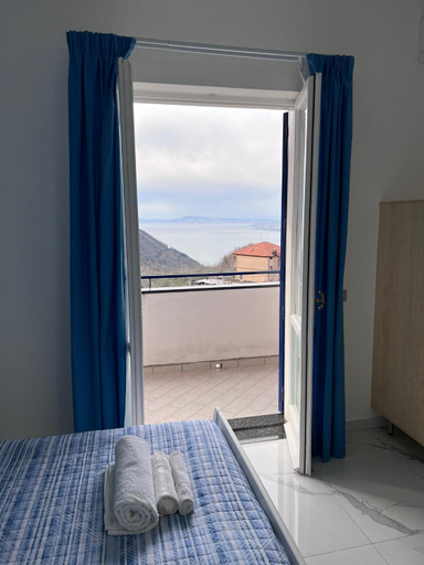 Bedroom 3, Villa Somma Apartments, Napoli