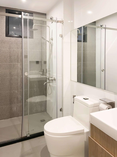 Bathroom 10