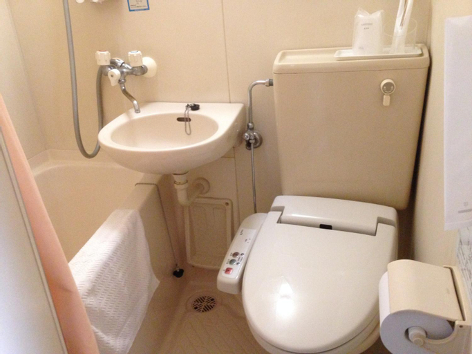 Bathroom 19