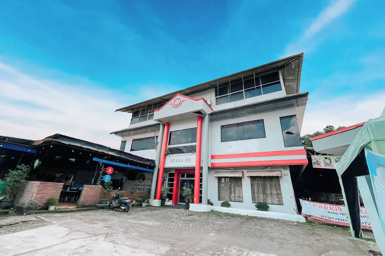 Exterior & Views