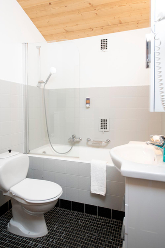 Bathroom 2, Hotel Le Beausite, Sierre
