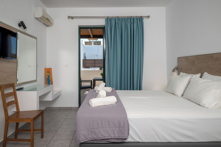 Bedroom 5, Triantafillas Suites, South Aegean