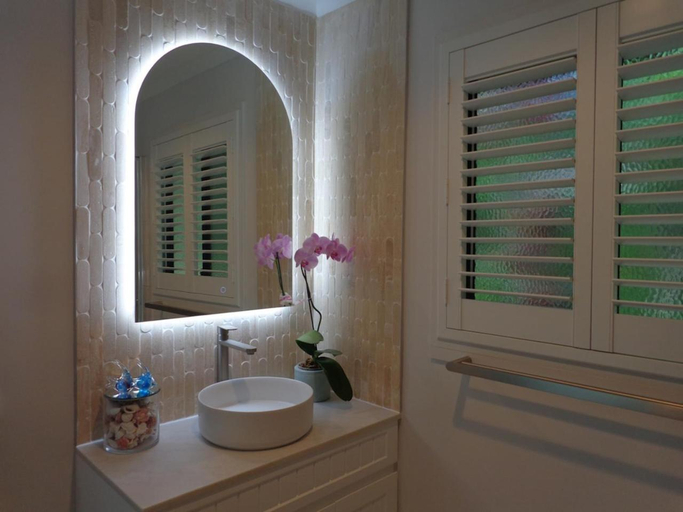 Bathroom 10